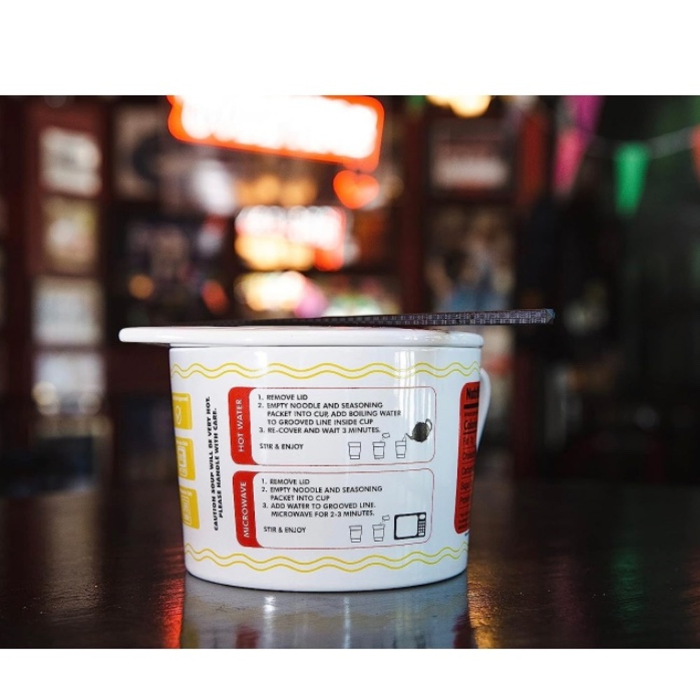 Ceramic ramen bowl